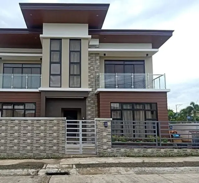 Two-Storey Residential with Glass Balconies, photo 1 of 4